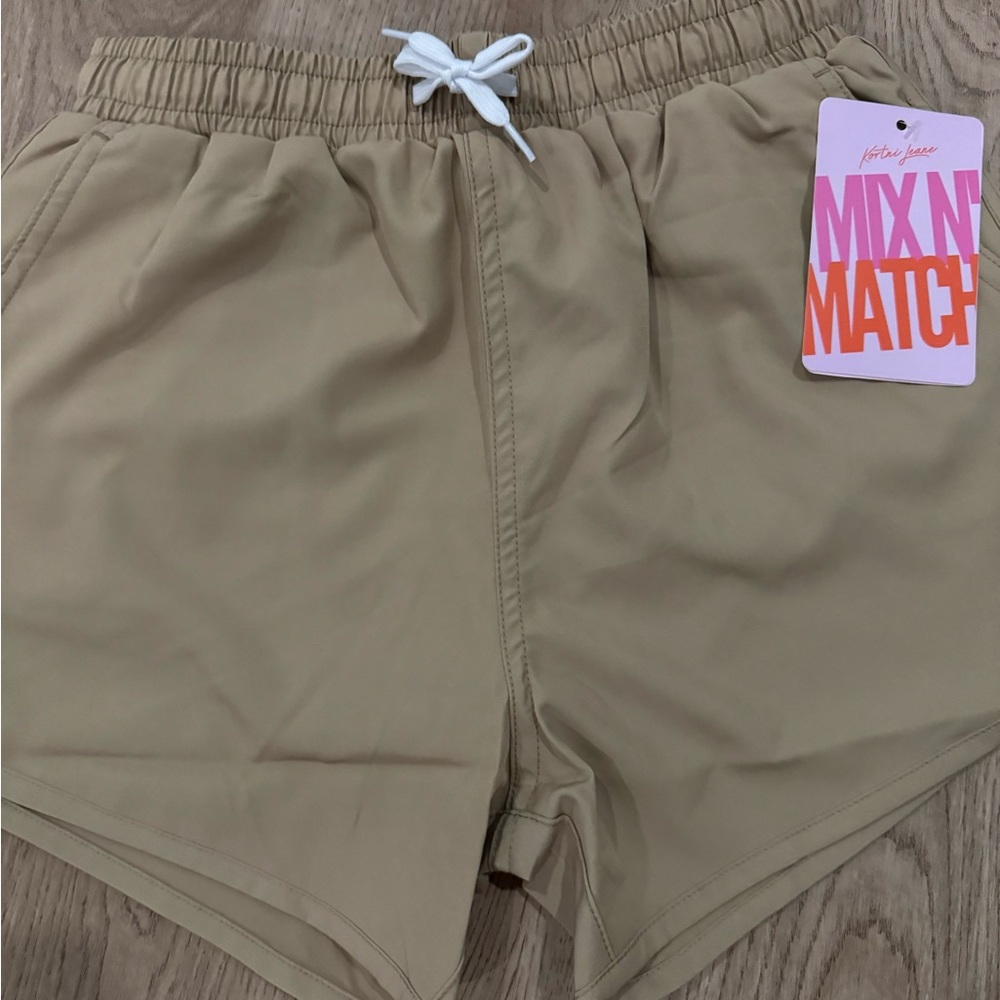 Kortni jeane 10/11 sand retros